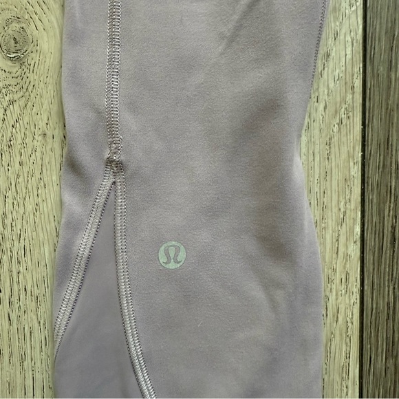 Lululemon Purple High-Waisted Leggings with Smooth Stretch Fabric size 2 - Picture 5 of 8